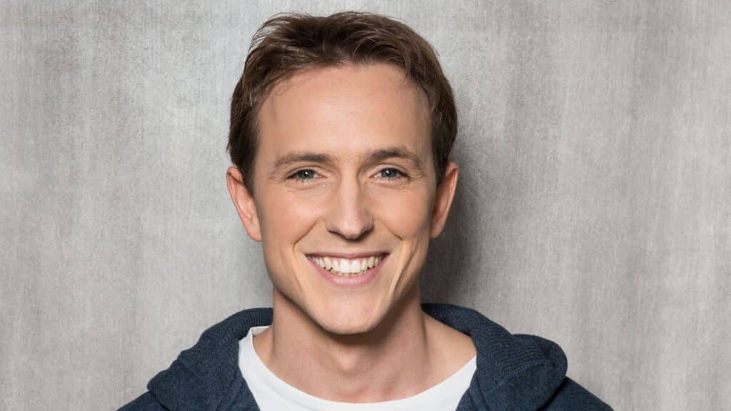 Combining Cosmetic Dentistry and Implants for the Perfect Smile
