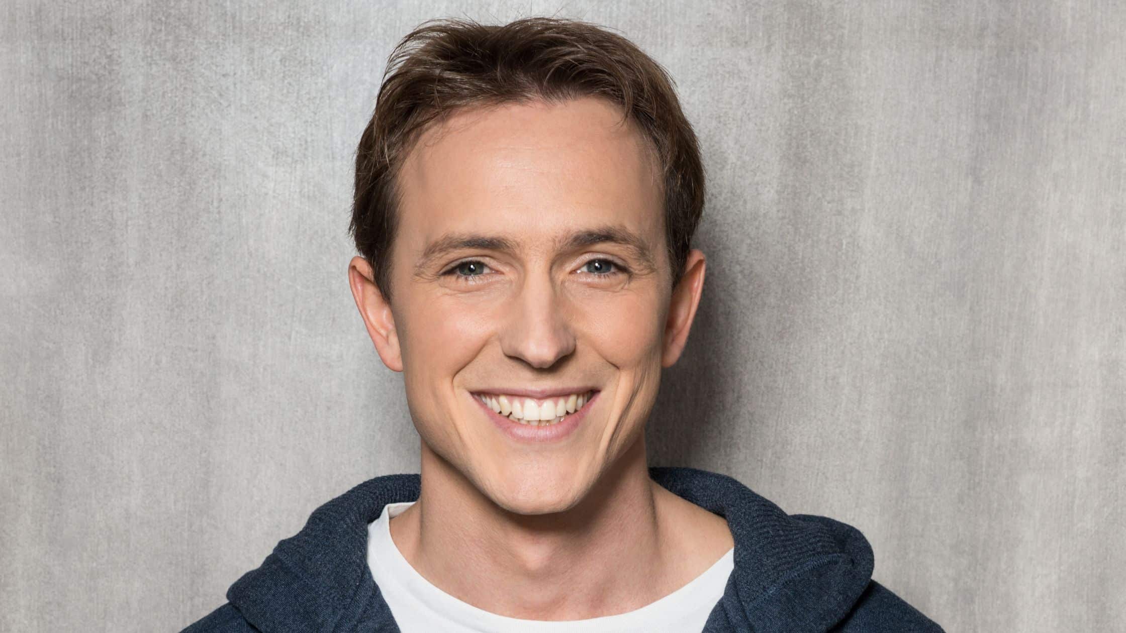 Combining Cosmetic Dentistry and Implants for the Perfect Smile